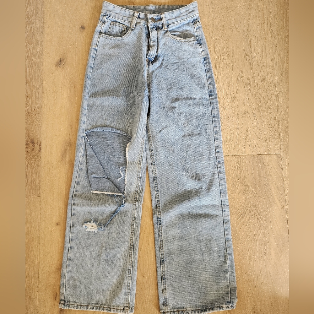 UNBRANDED DISTRESSED JEANS